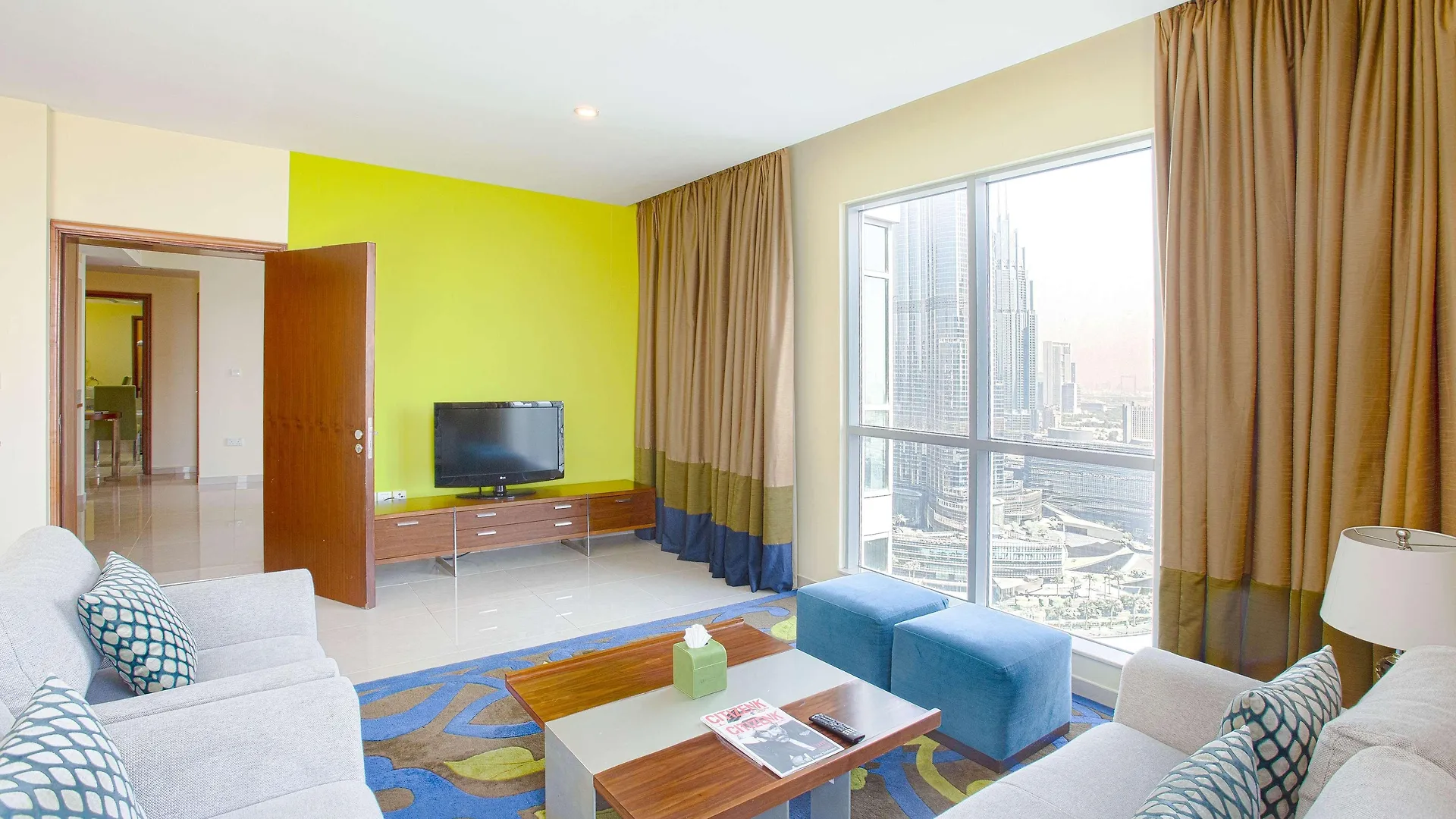 Ramada By Wyndham Downtown Dubai 4*,