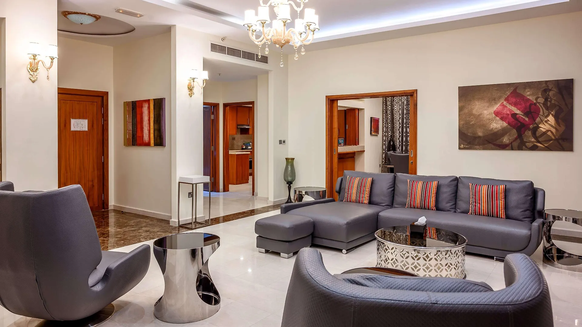 Ramada By Wyndham Downtown Dubai Apart Otel