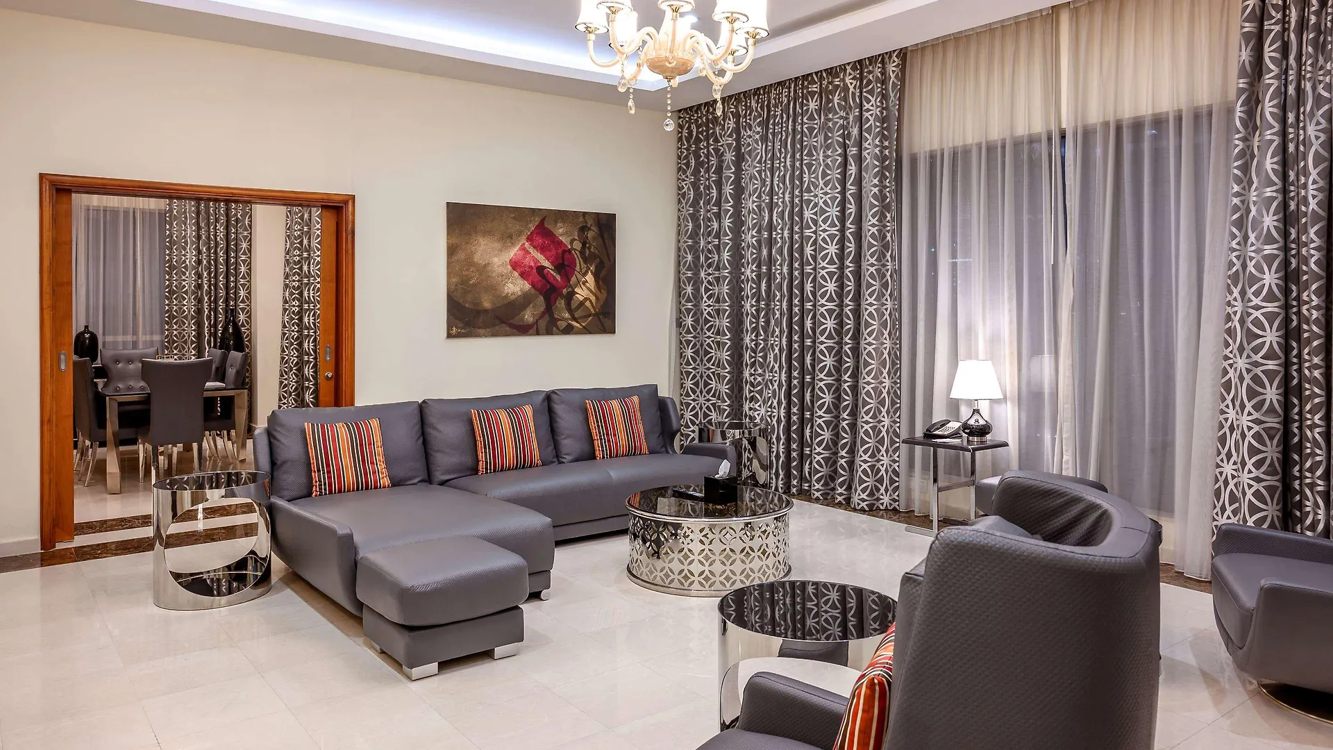Ramada By Wyndham Downtown Dubai Apart Otel